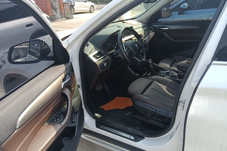 BMW X1 2018 immagine di auto #16