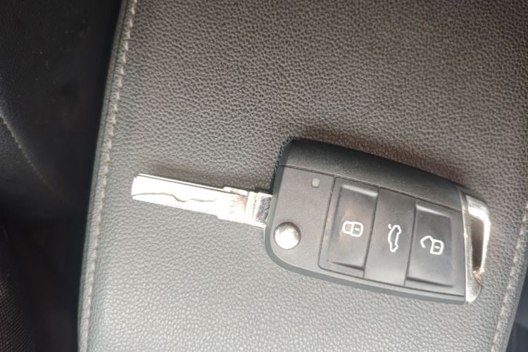 Volkswagen Golf 2019 #9 Volkswagen Golf 2019 car image #9