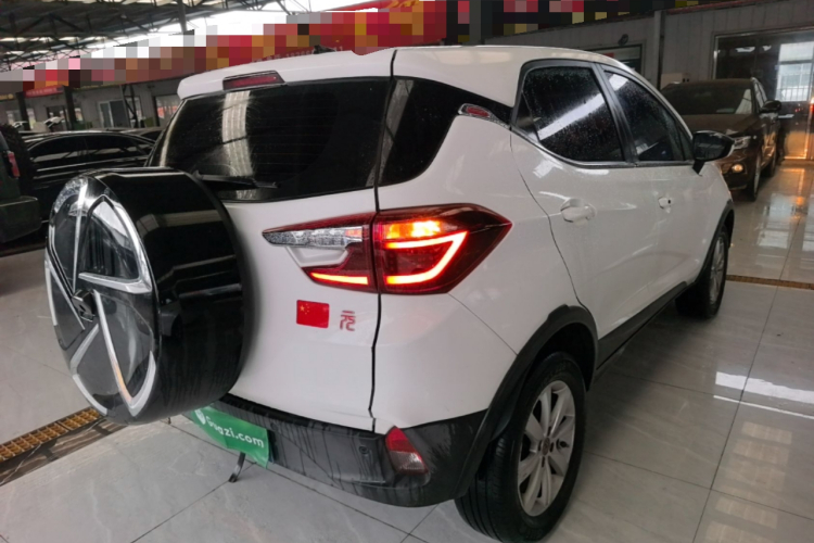 BYD Yuan 2017 #5 BYD Yuan 2017 car image #5