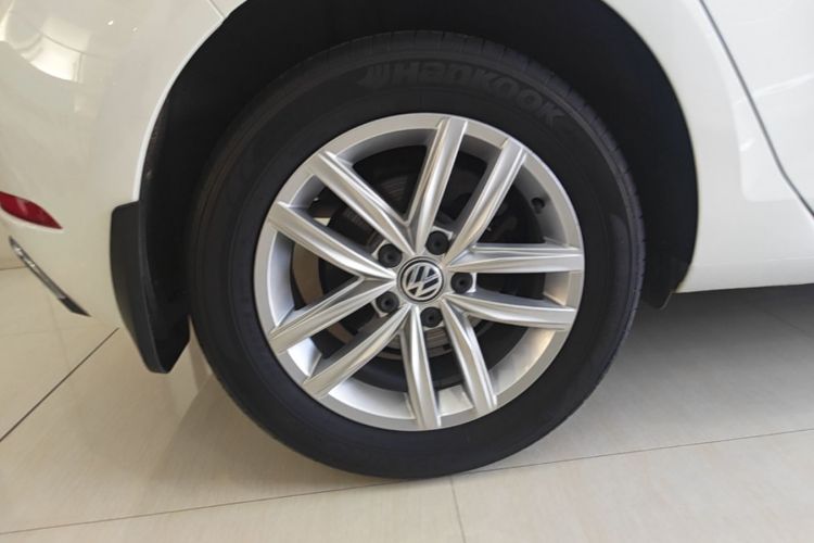 Volkswagen Golf 2019 #10 Volkswagen Golf 2019 car image #10