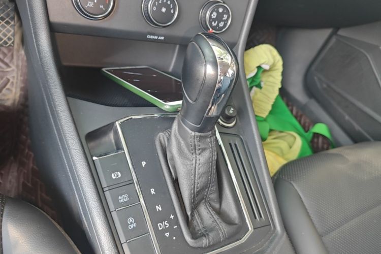 Volkswagen Lavida 2019 #14 Volkswagen Lavida 2019 car image #14