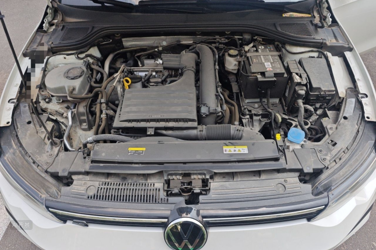Volkswagen Golf 2023 car image #22