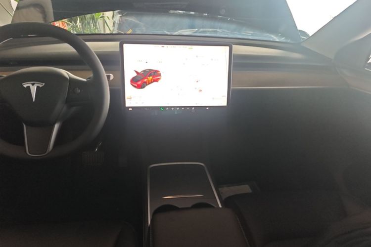 Tesla Model Y 2021 #13 Tesla Model Y 2021 car image #13