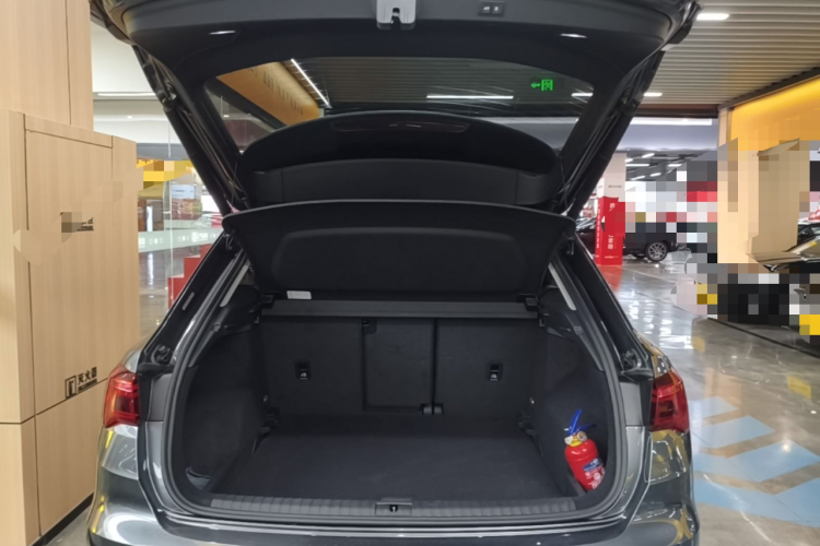 Audi Q3 2021 car image #19