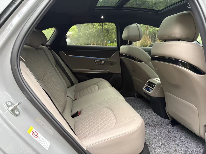 BYD Han 2025 car image #7