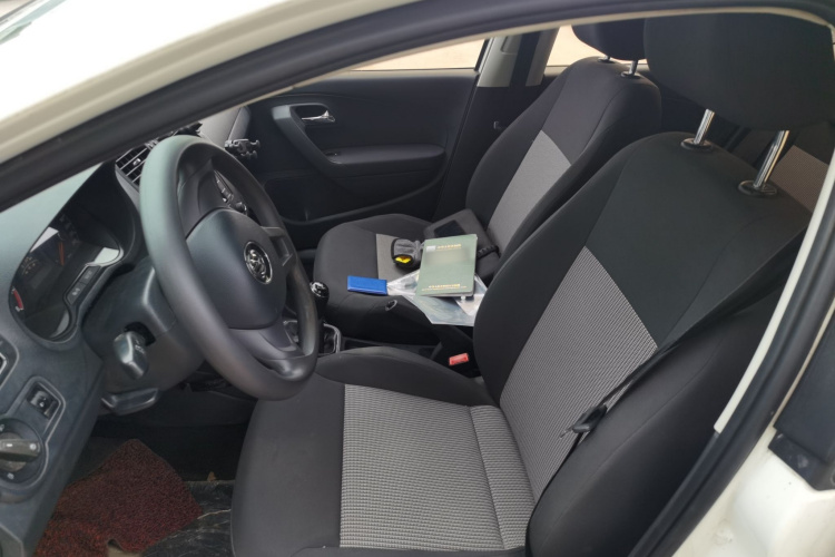 Volkswagen Polo 2016 #19 Volkswagen Polo 2016 car image #19
