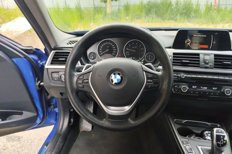 BMW 3 Series 2017 #12 BMW 3 Series 2017 car image #12