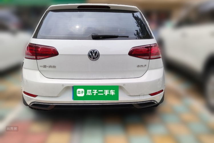 Volkswagen Golf 2018 car image #6