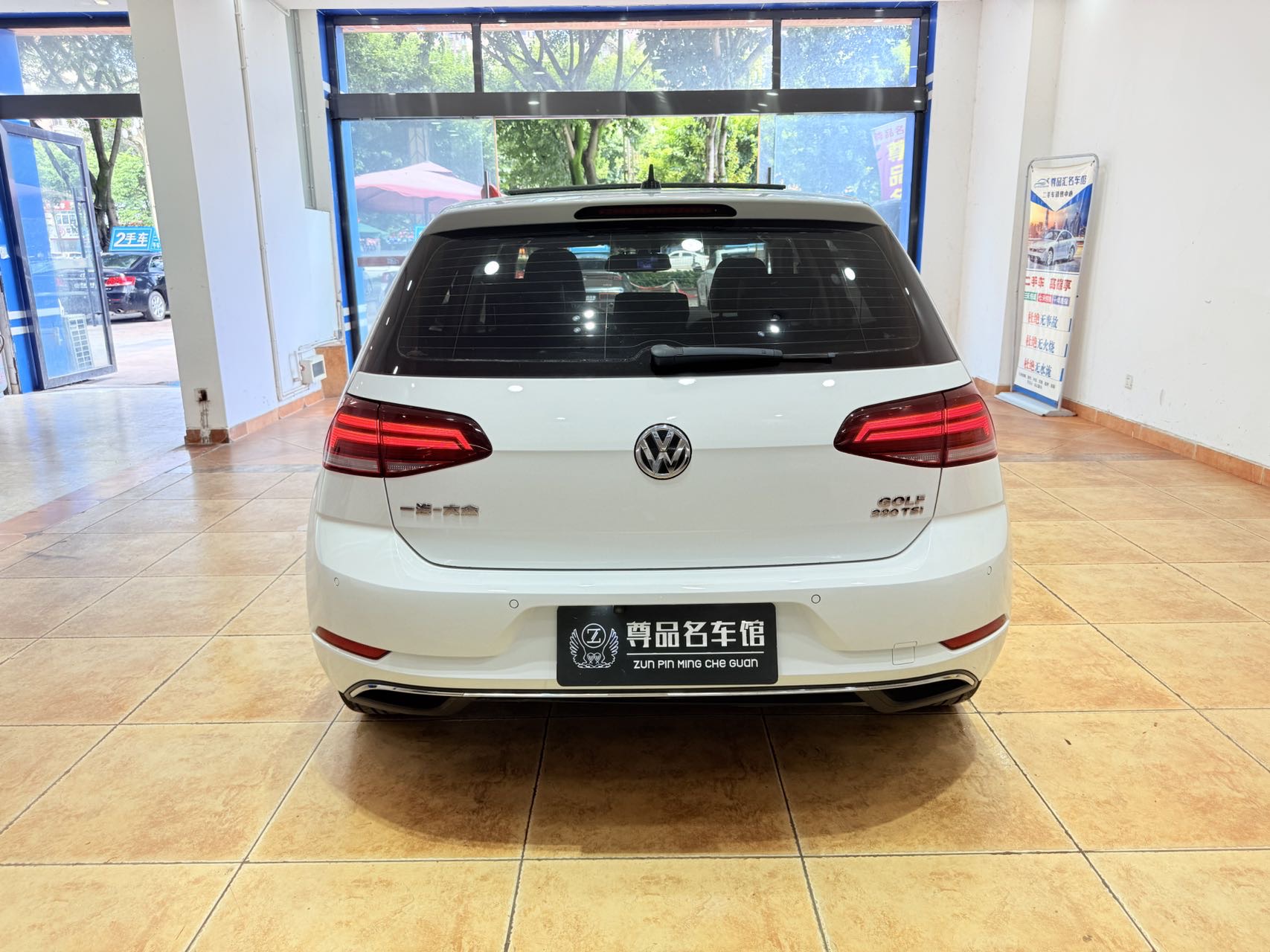 Volkswagen Golf 2019 car image #5