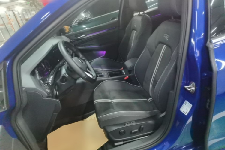 Volkswagen Golf 2021 car image #15