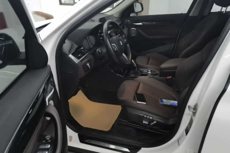 BMW X1 2021 car image #16