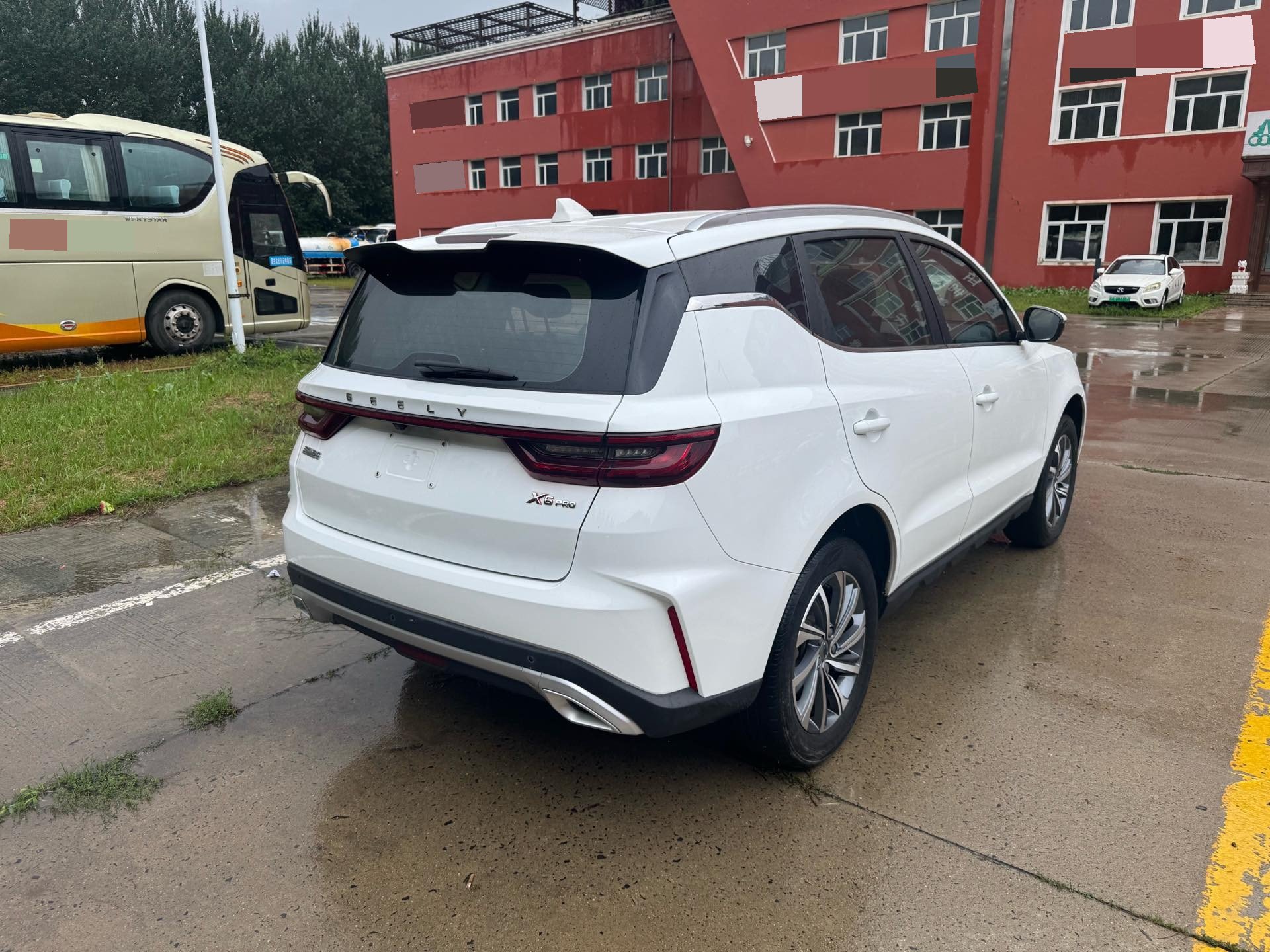 GEELY Vision X6 2022 car image #4