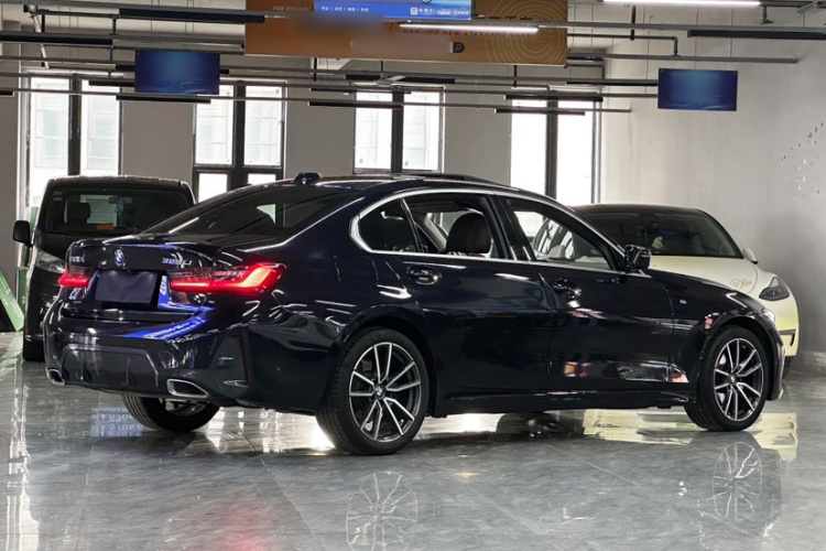 BMW 3 Series 2023 image de voiture #11