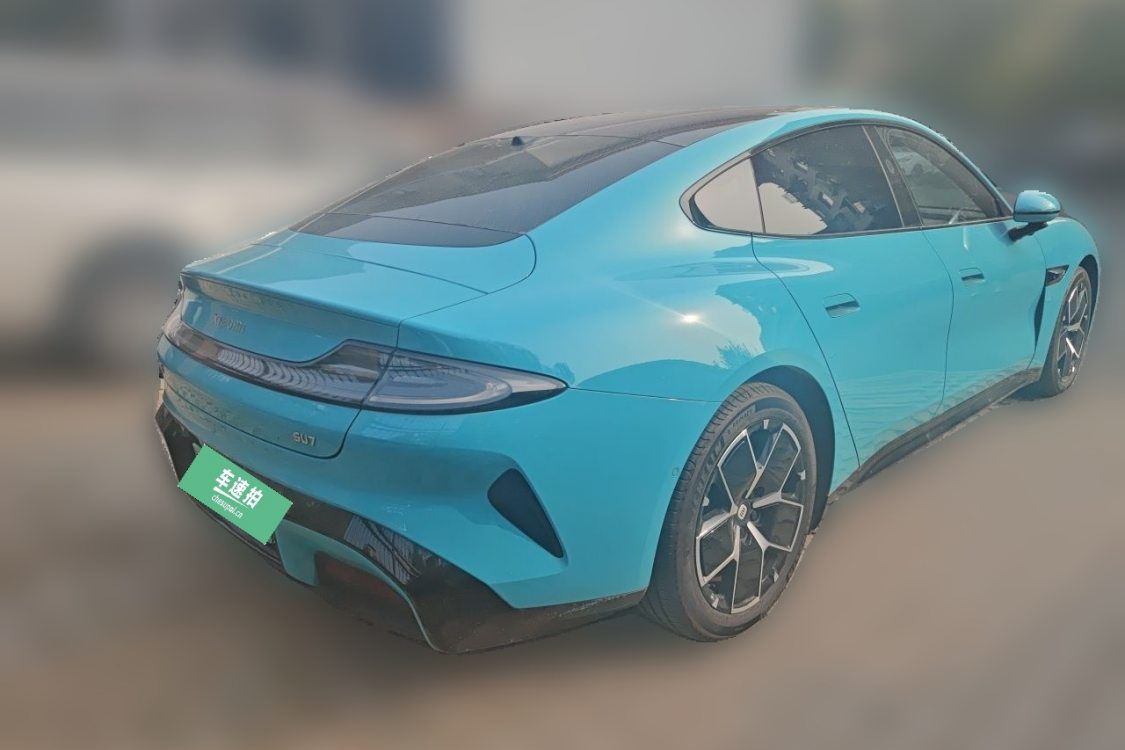 MI SU7 2024 immagine di auto #4