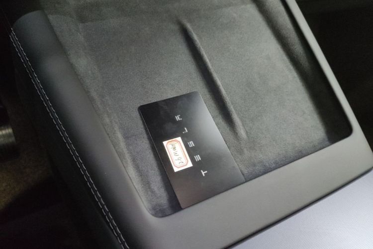 Tesla Model 3 2026 car image #9