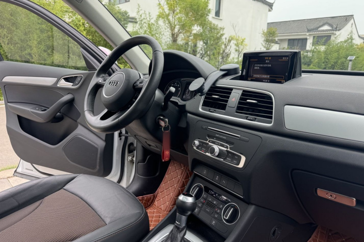 Audi Q3 2018 #11 Audi Q3 2018 car image #11