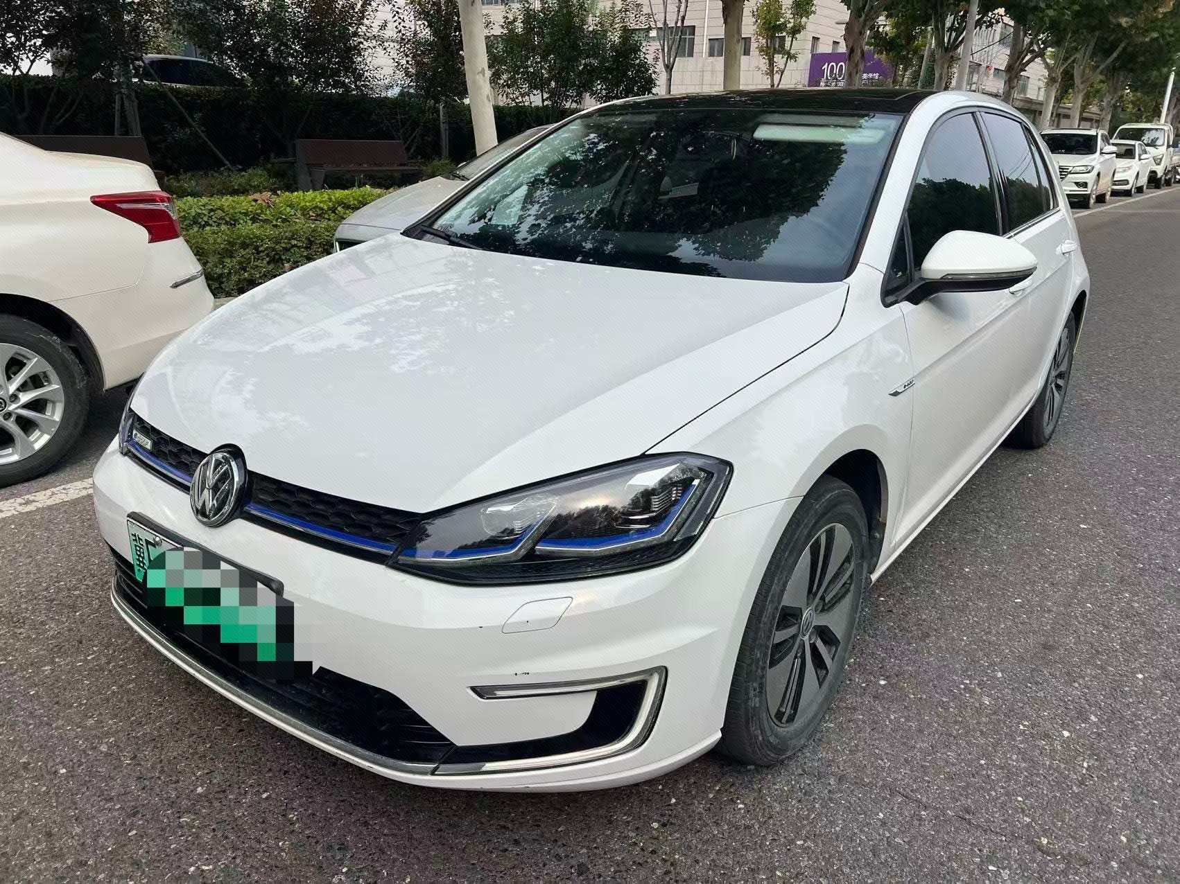 Volkswagen Golf Pure Electric 2020 Volkswagen Golf Pure Electric 2020 car image