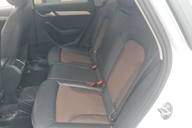 Audi Q3 2017 car image #19