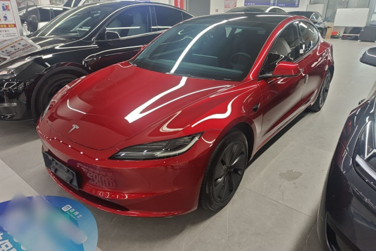 Tesla Model 3 2024 car image #2