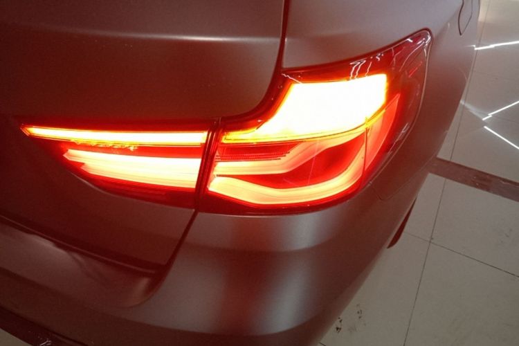 BMW 3 Series GT 2018 #8 BMW 3 Series GT 2018 car image #8