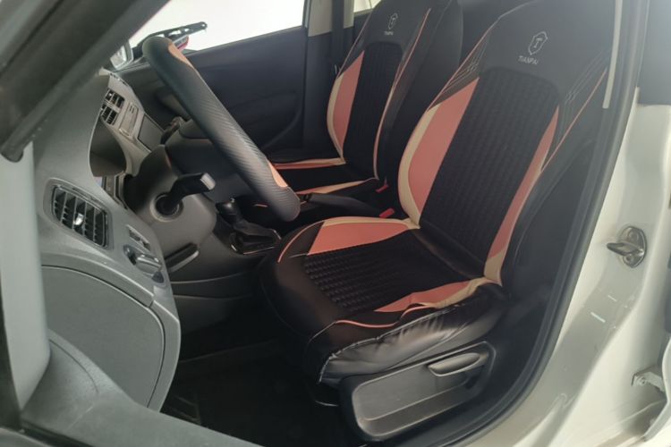 Volkswagen Polo 2019 car image #15