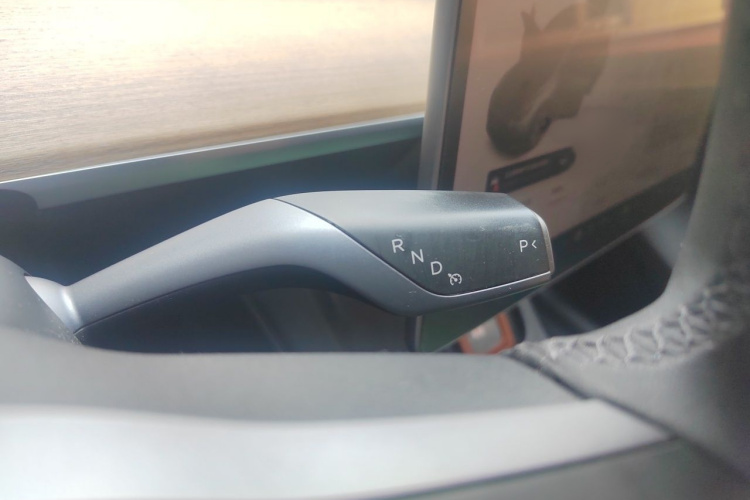 Tesla Model Y 2021 #18 Tesla Model Y 2021 car image #18
