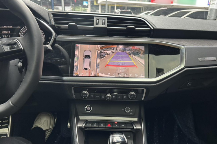 Audi Q3 2022 car image #23