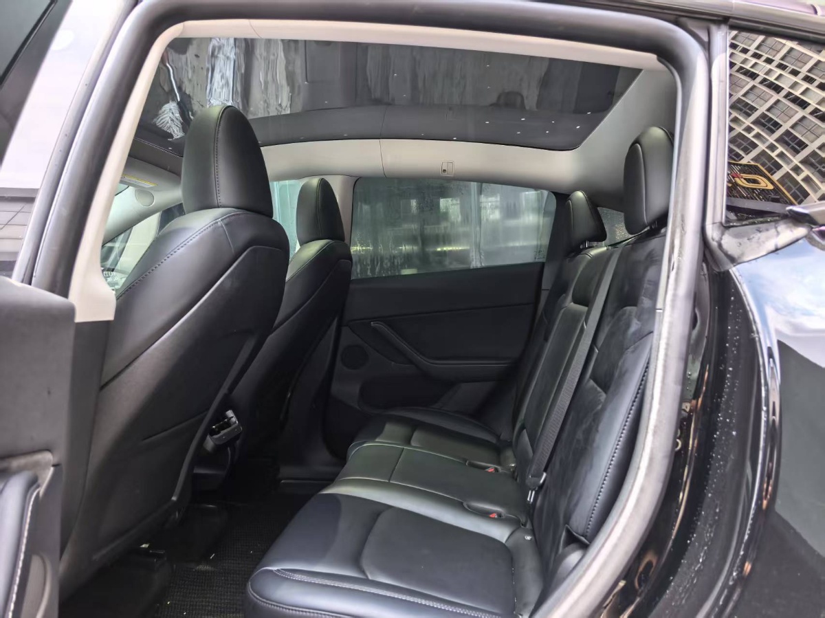 Tesla Model Y 2023 car image #6