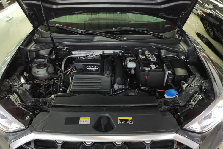 Audi Q3 2021 car image #20