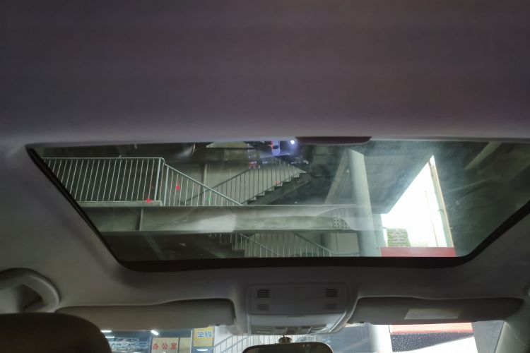 Volkswagen Golf 2018 car image #18