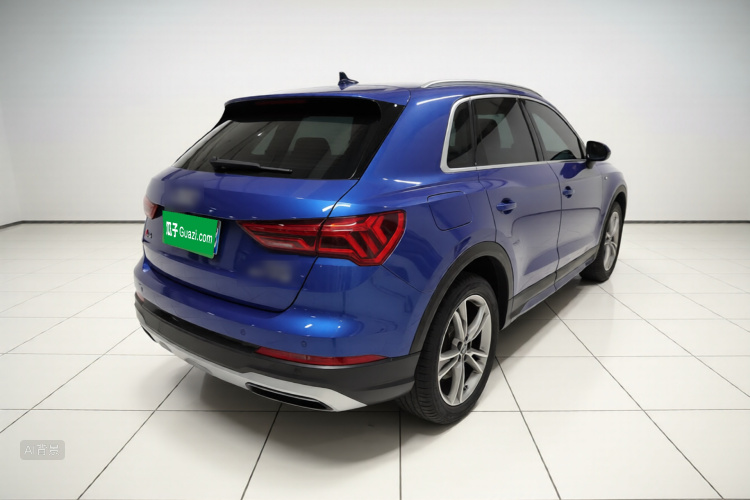 Audi Q3 2020 car image #7