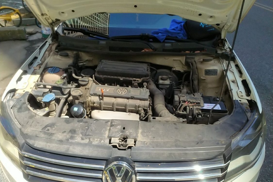 Volkswagen Bora 2013 car image #10