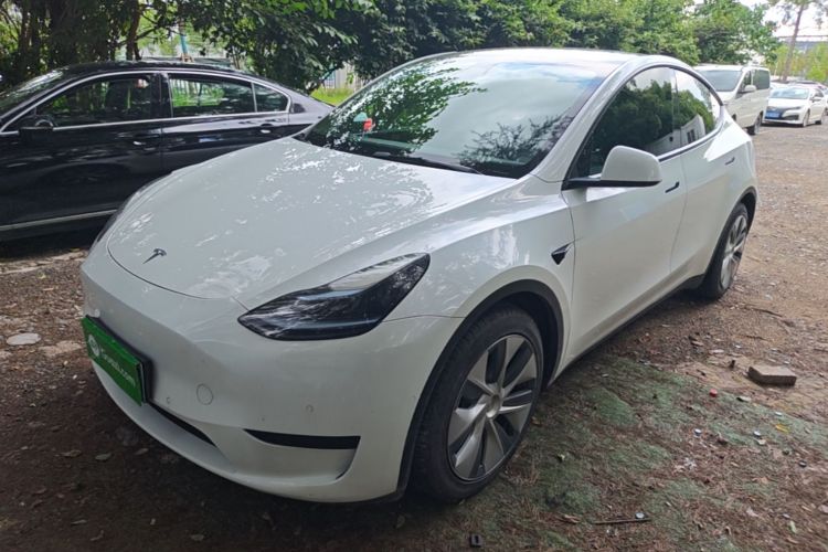 Tesla Model Y 2022 #2 Tesla Model Y 2022 car image #2