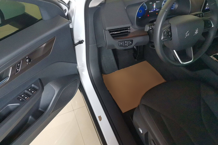 HongQi E-QM5 2023 car image #13