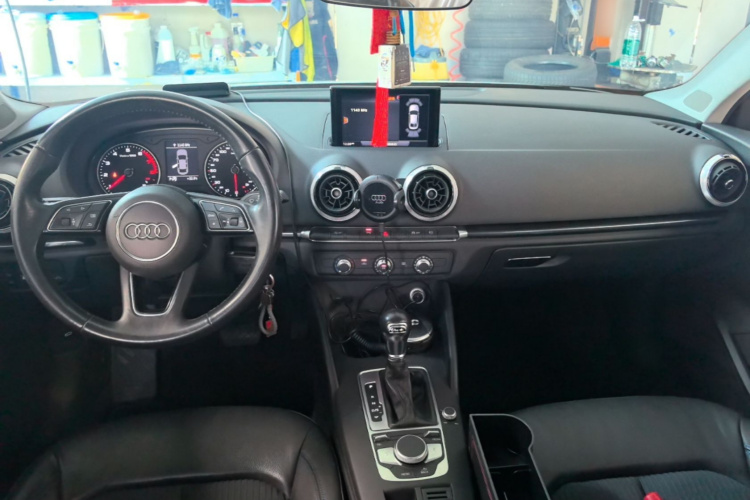 Audi A3 2019 car image #10