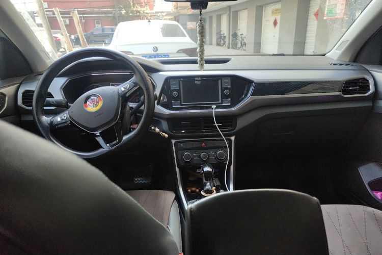 Volkswagen T-Cross 2020 изображение автомобиля #7