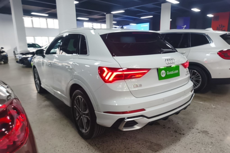 Audi Q3 2024 car image #5
