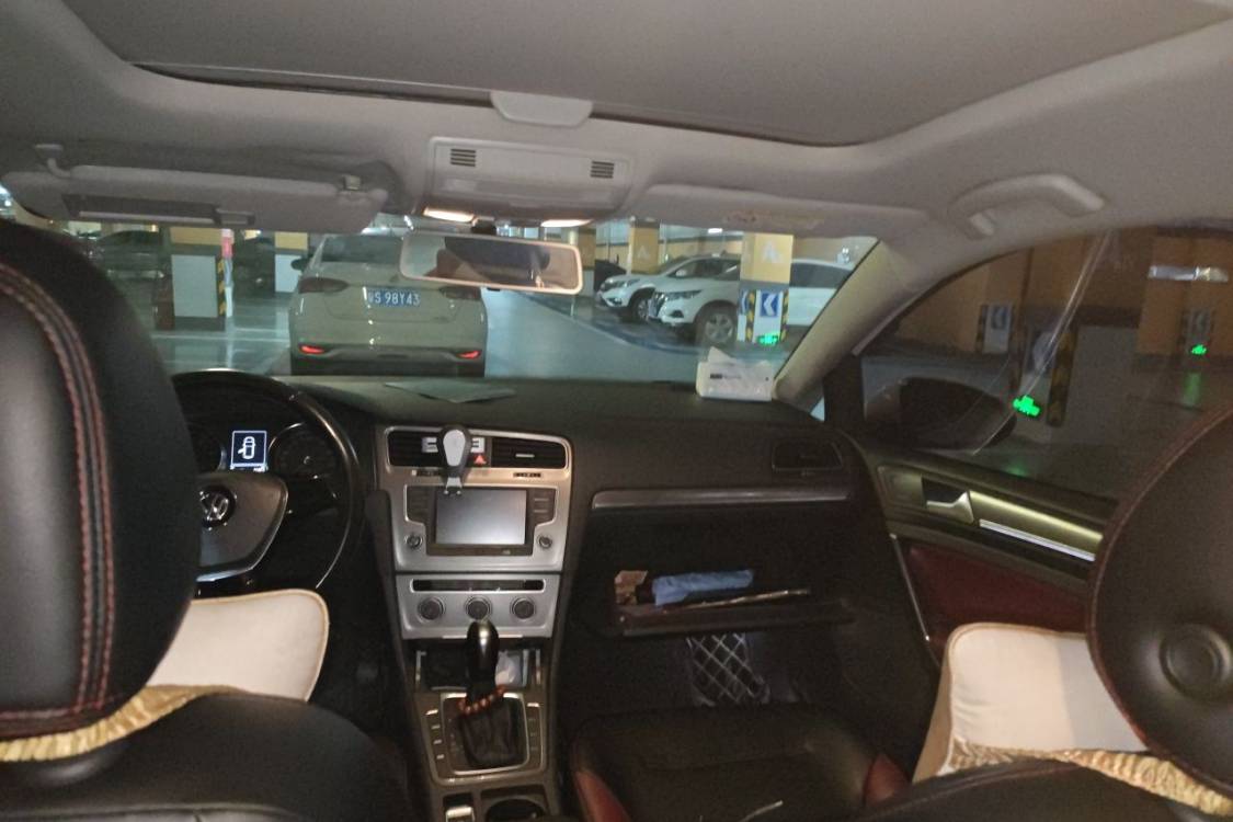 Volkswagen Golf 2017 car image #20