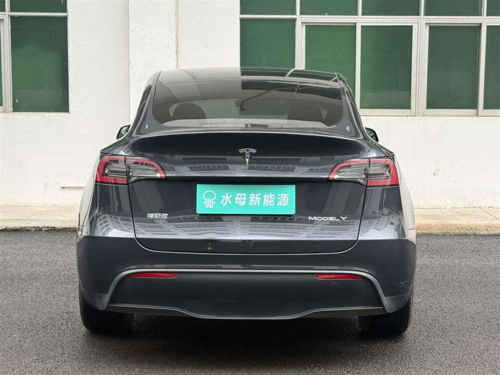 Tesla Model Y 2024 car image #5