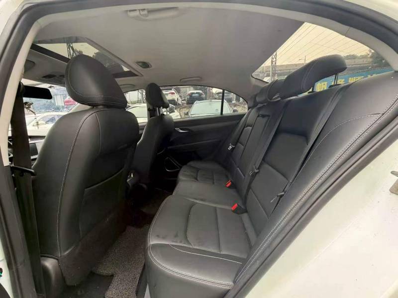GEELY Emgrand 2021 car image #9