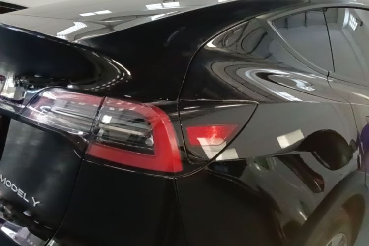 Tesla Model Y 2022 #8 Tesla Model Y 2022 car image #8