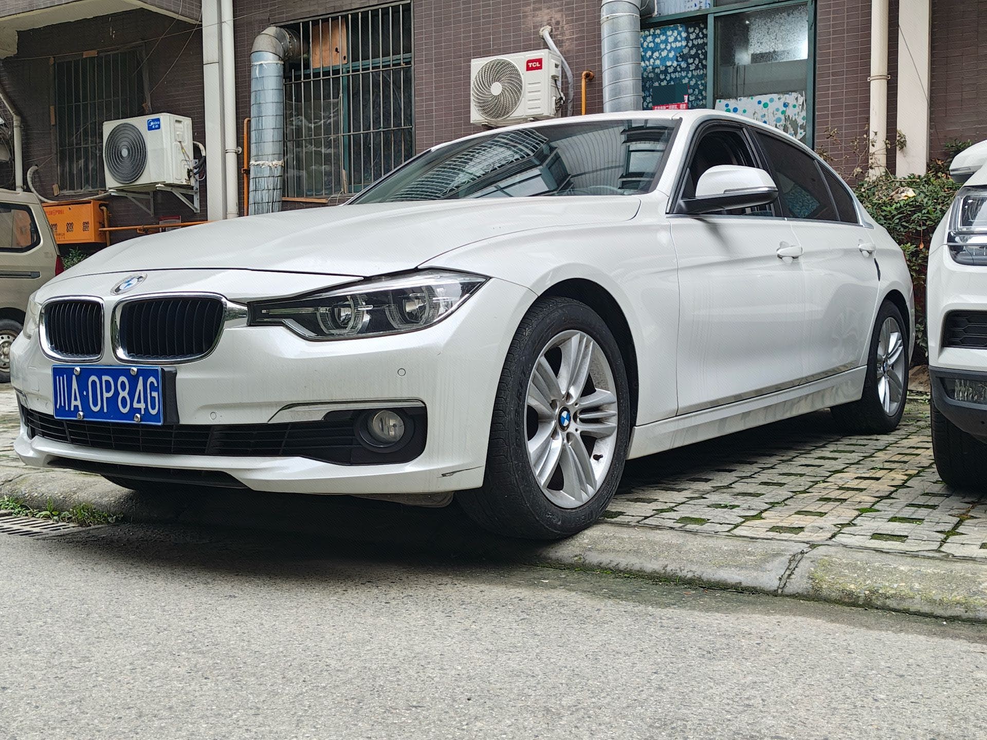 BMW 3 Series 2017 immagine di auto 
