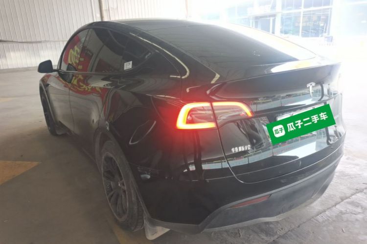 Tesla Model Y 2023 car image #5
