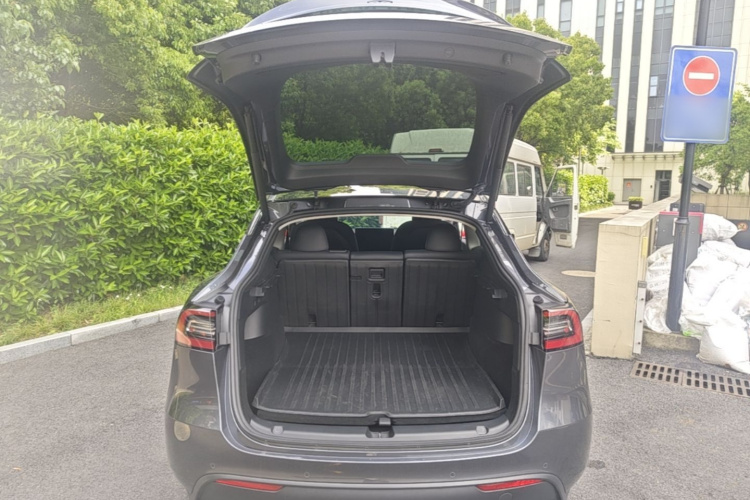 Tesla Model Y 2022 #19 Tesla Model Y 2022 car image #19