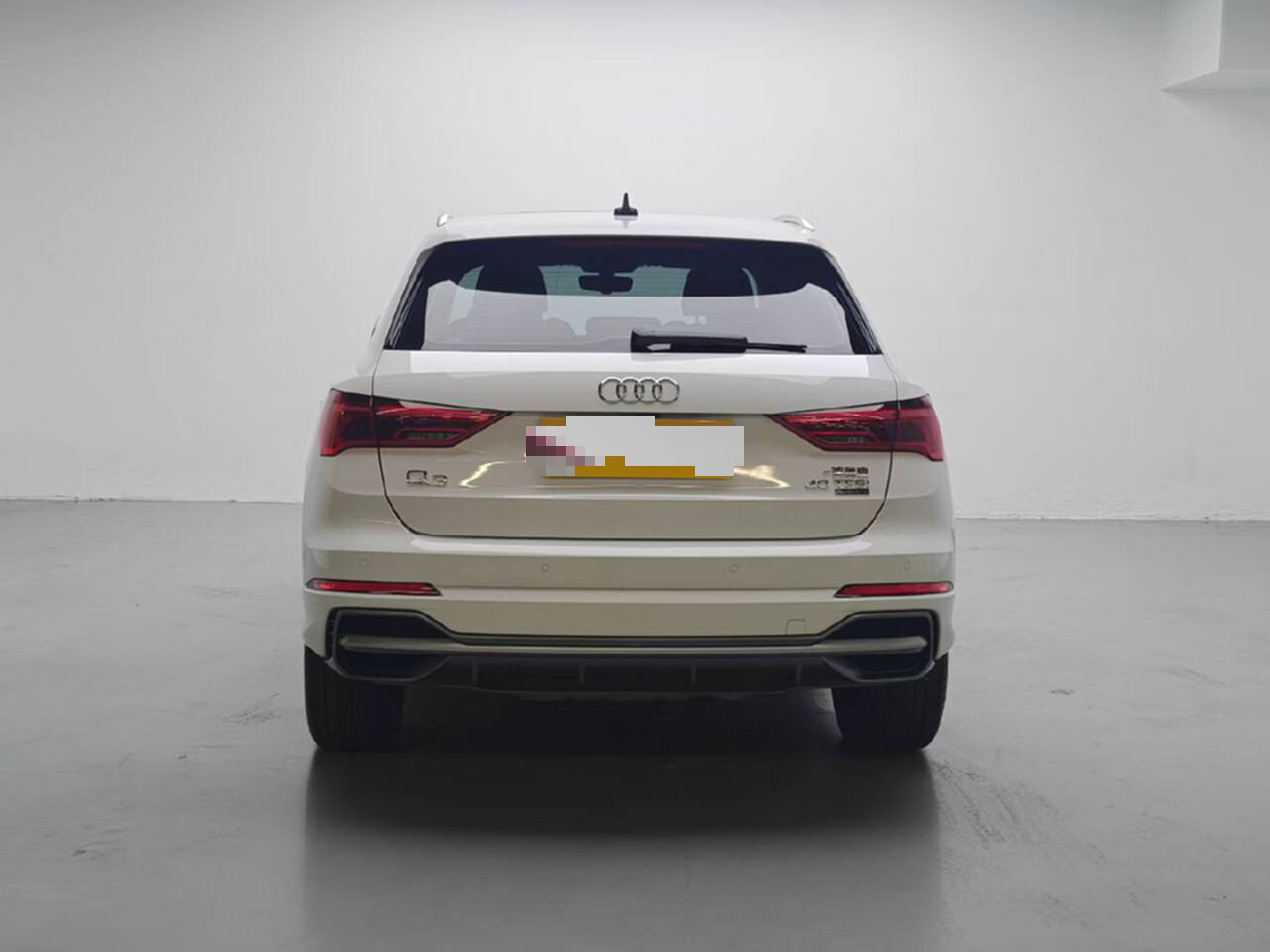 Audi Q3 2019 car image #10