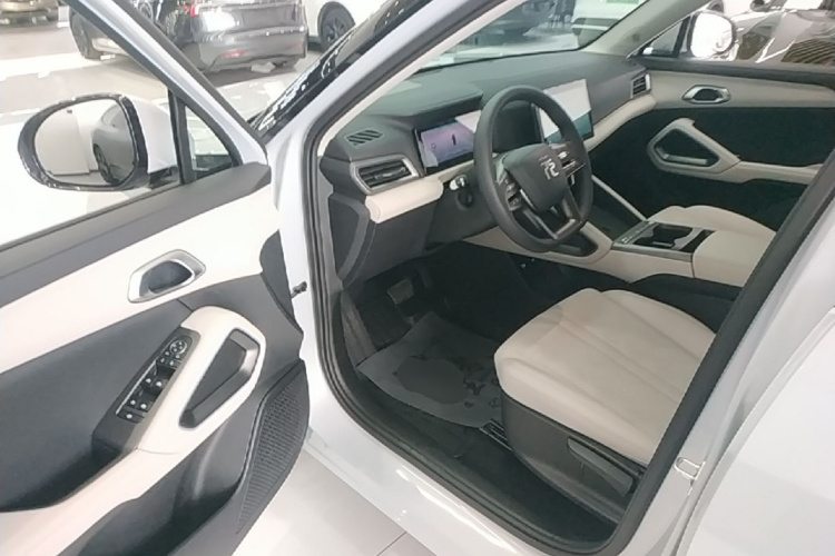 BYD YuanUP 2026 #16 BYD YuanUP 2026 immagine di auto #16