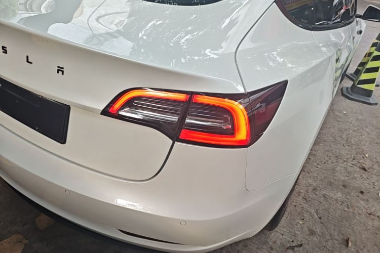 Tesla Model 3 2022 immagine di auto #8