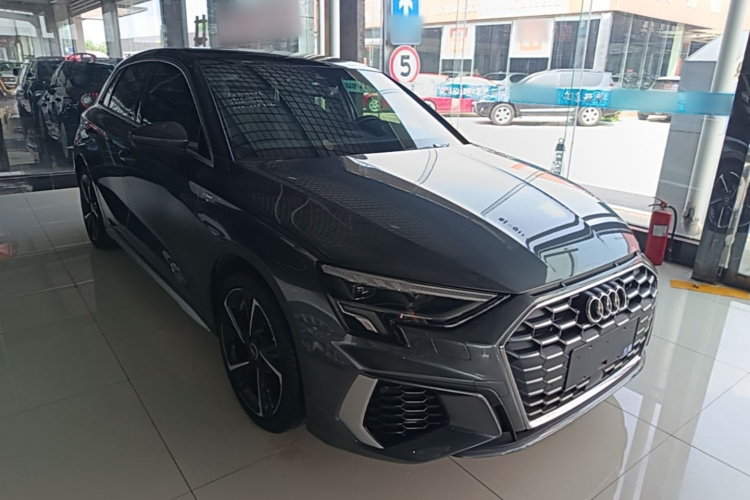 Audi A3 2024 immagine di auto #4