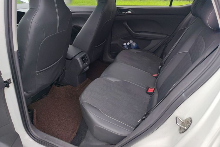 Volkswagen T-Cross 2021 car image #19