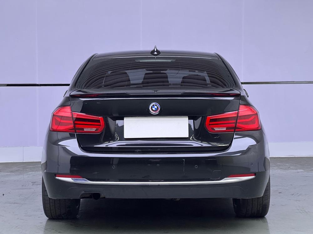 BMW 3 Series 2017 #5 BMW 3 Series 2017 car image #5